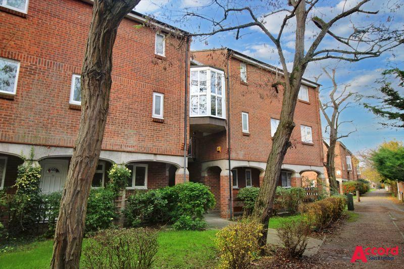 Brackley Crescent, Basildon 1 bed apartment £159,995