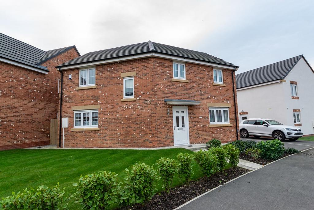 Springfield Drive, Warton, Preston, PR4 3 bed detached house for sale