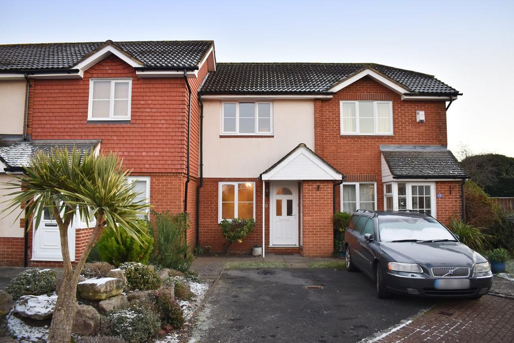 Sullivans Reach, WALTONONTHAMES, KT12 2 bed terraced house to rent £1,595 pcm (£368 pw)