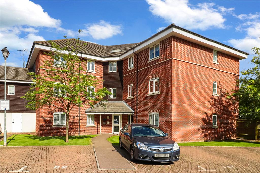 Wharf Way, Hunton Bridge, Herts, WD4 2 bed flat £275,000