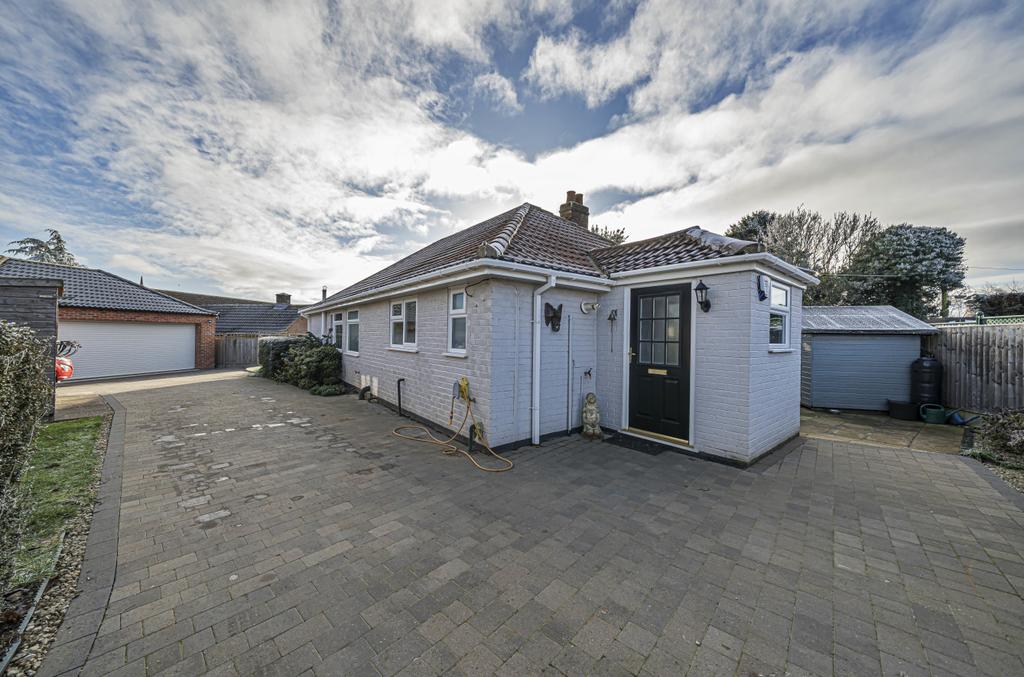Green Street, Great Gonerby, NG31 3 bed bungalow £349,950