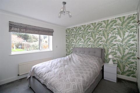 2 bedroom detached bungalow for sale - Lexden Road, Seaford