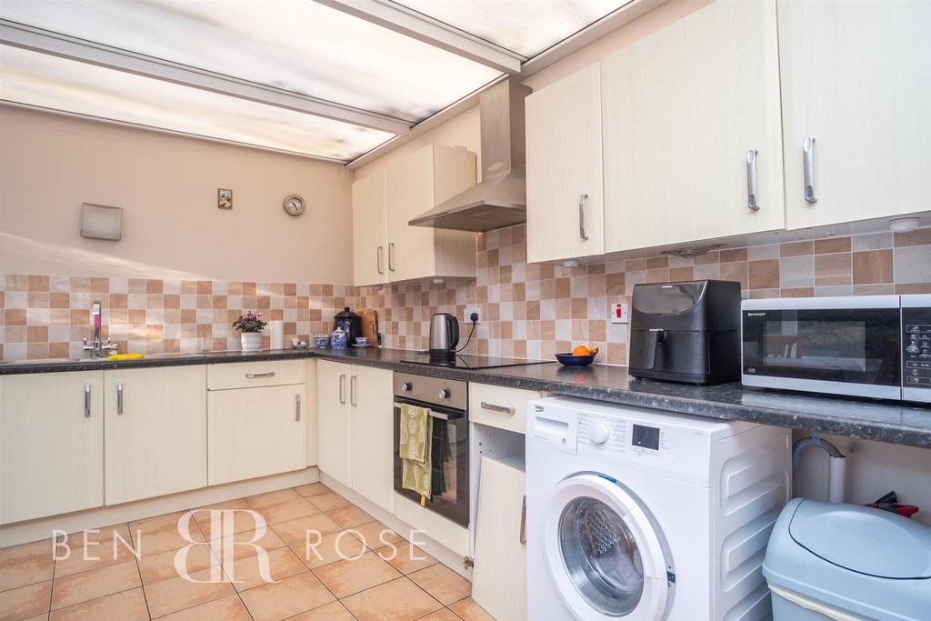 Preston Road, WhittleLeWoods, Chorley 2 bed semidetached house £