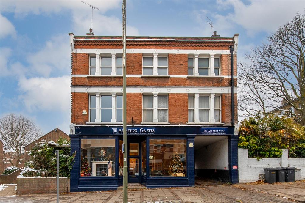 High Road, East Finchley 2 bed flat £1,900 pcm (£438 pw)
