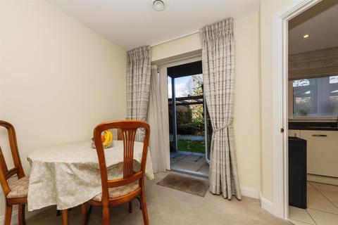 2 bedroom apartment for sale - Eleanor House, 232 London Road, St Albans, Hertfordshire, AL1 1NR