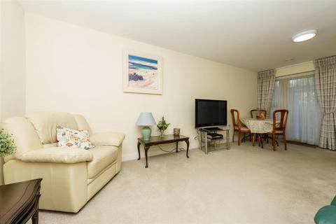 2 bedroom apartment for sale, Eleanor House, 232 London Road, St Albans, Hertfordshire, AL1 1NR