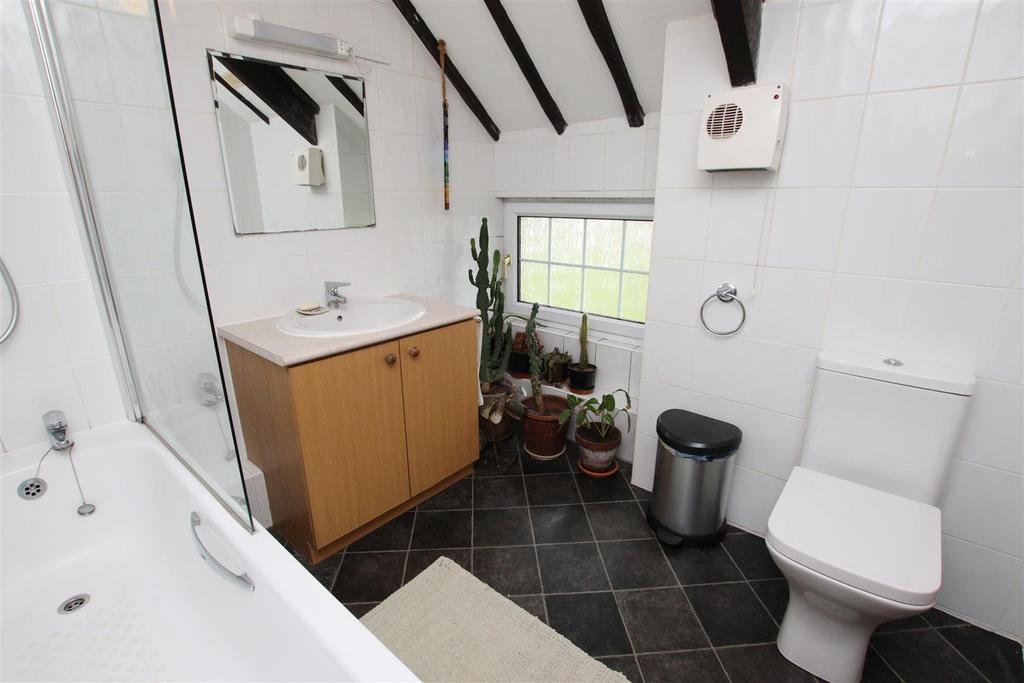 Bathoom.JPG