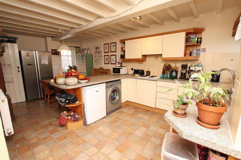 Kitchen Diner..JPG