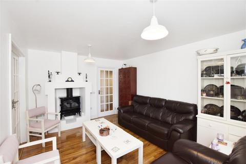 2 bedroom flat to rent, CRAWFORD AVENUE, WEMBLEY