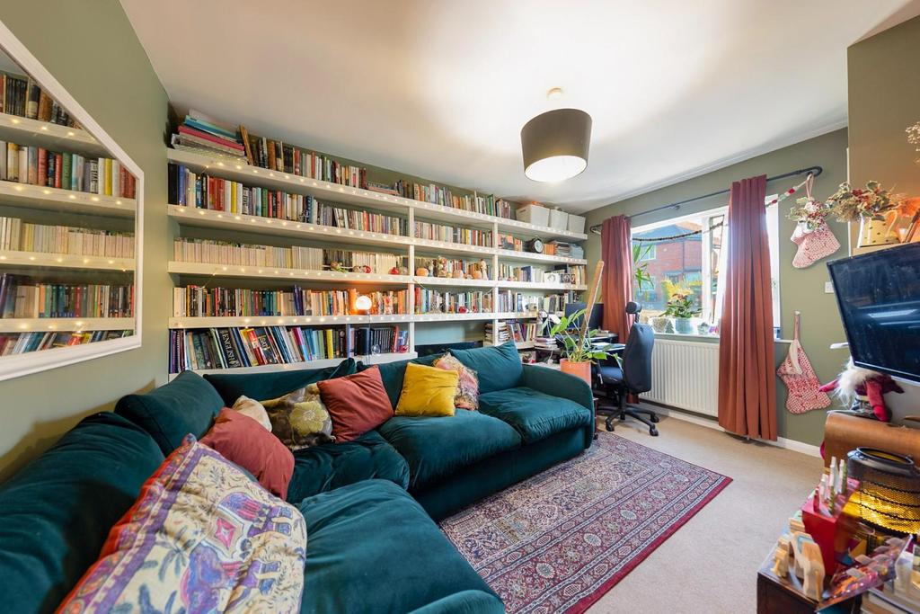 Pottery Lane, York 3 bed terraced house £235,000