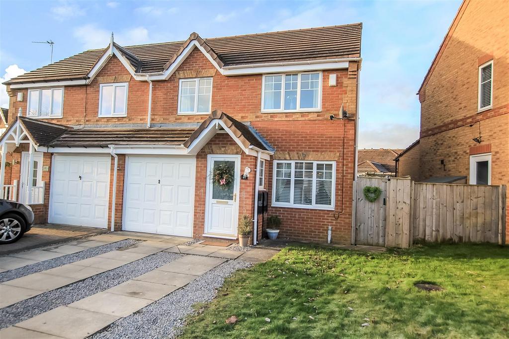 Hamsterley Road, Newton Aycliffe 3 bed semidetached house £179,950