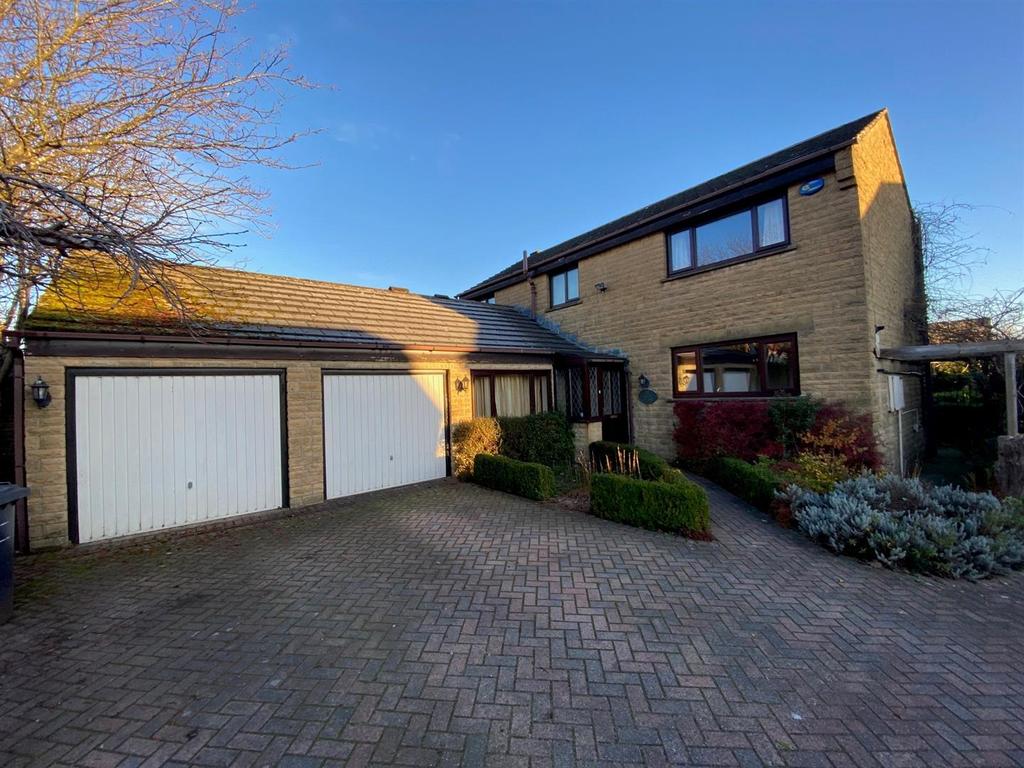 Moor Close, Beaumont Park, Huddersfield 4 bed detached house £995 pcm