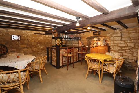 4 bedroom townhouse for sale - Market Square, Stony Stratford, Milton Keynes