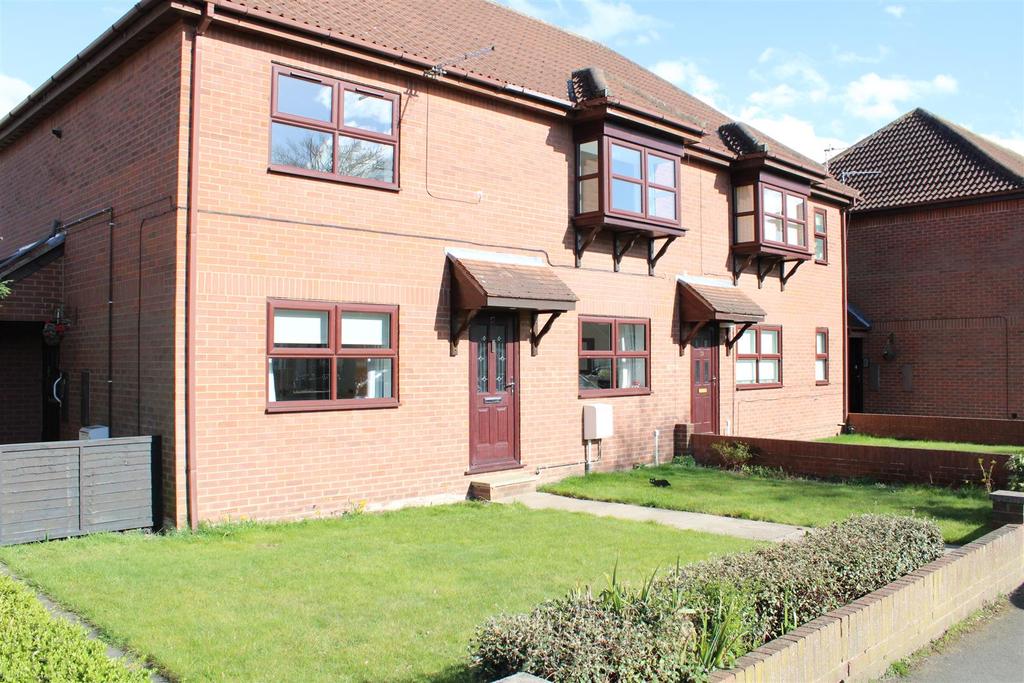 Whitby Avenue, York 2 bed flat £850 pcm (£196 pw)