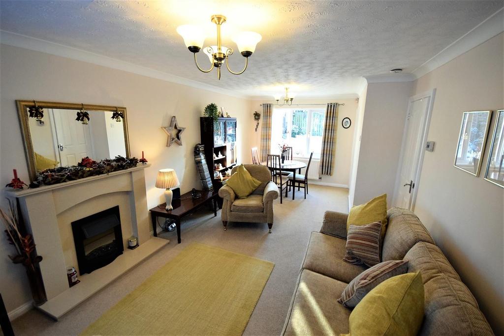 Lounge / Dining Room