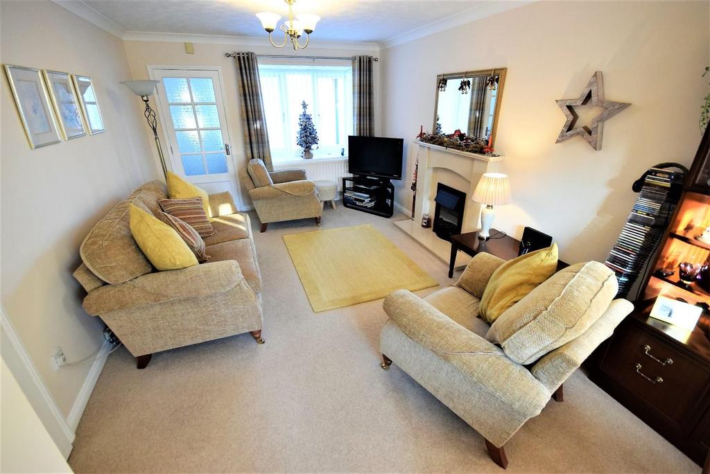 Lounge / Dining Room