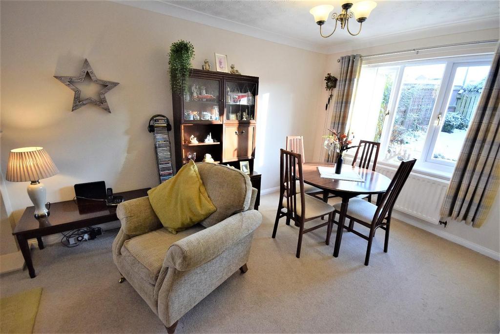 Lounge / Dining Room
