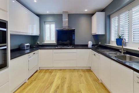 5 Fennymere, Two Mile Ash, Milton Keynes, MK8 8DQ