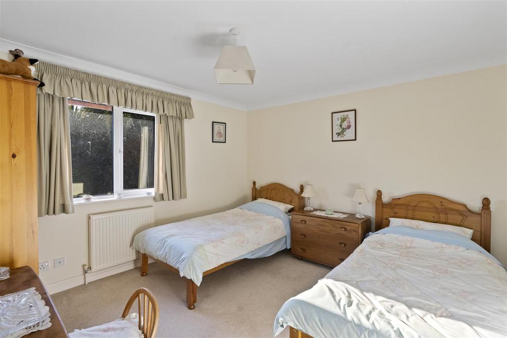 Twin Room.jpg