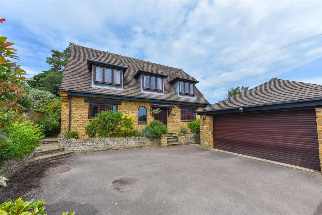 Holcot Road, Walgrave, Northampton 4 bed detached house for sale £675,000
