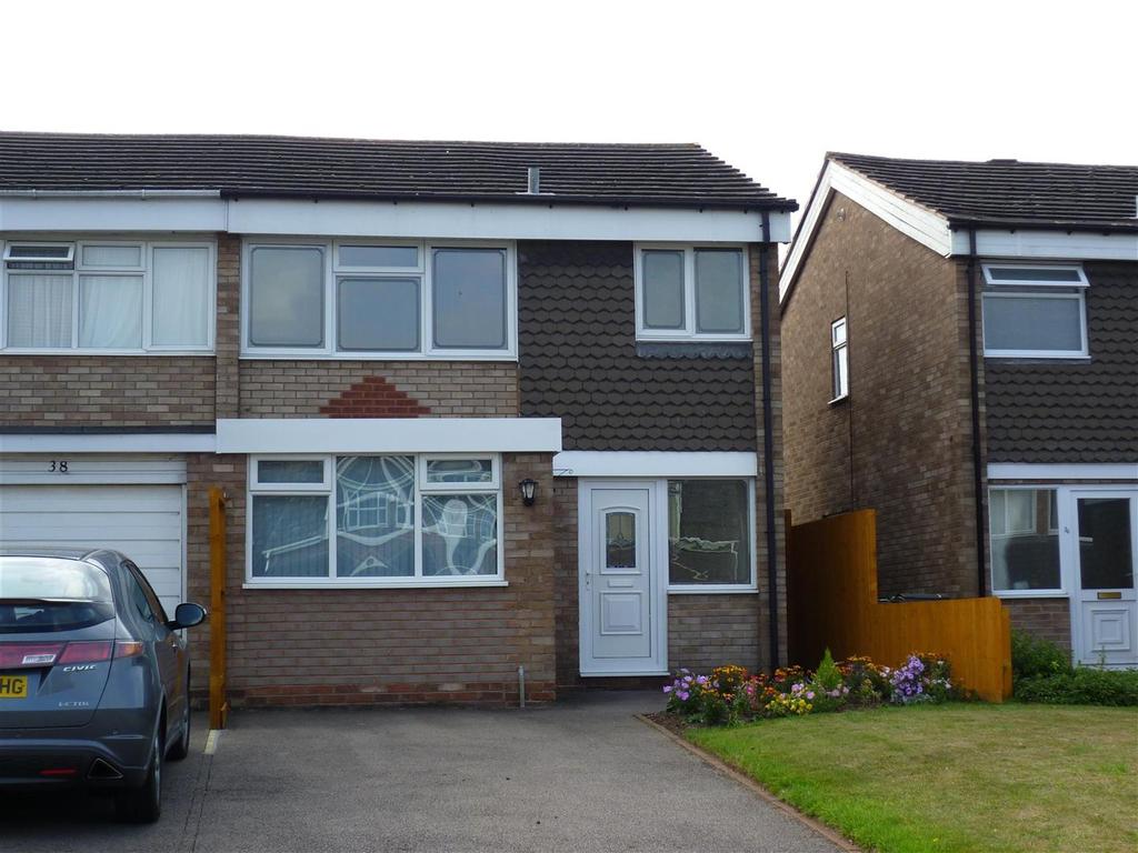 Rowland Avenue, Polesworth 3 bed semidetached house £925 pcm (£213 pw)