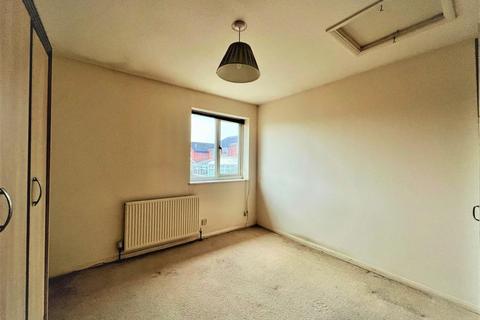 12 Everside Close, Cam, Dursley, GL11 5JH