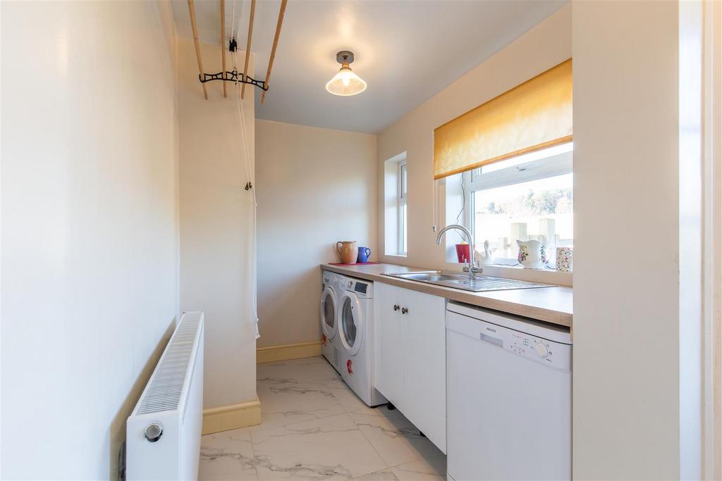 Rear Porch / Utility