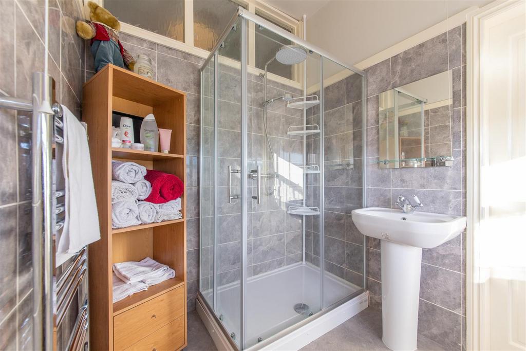 Jack and Jill En-Suite