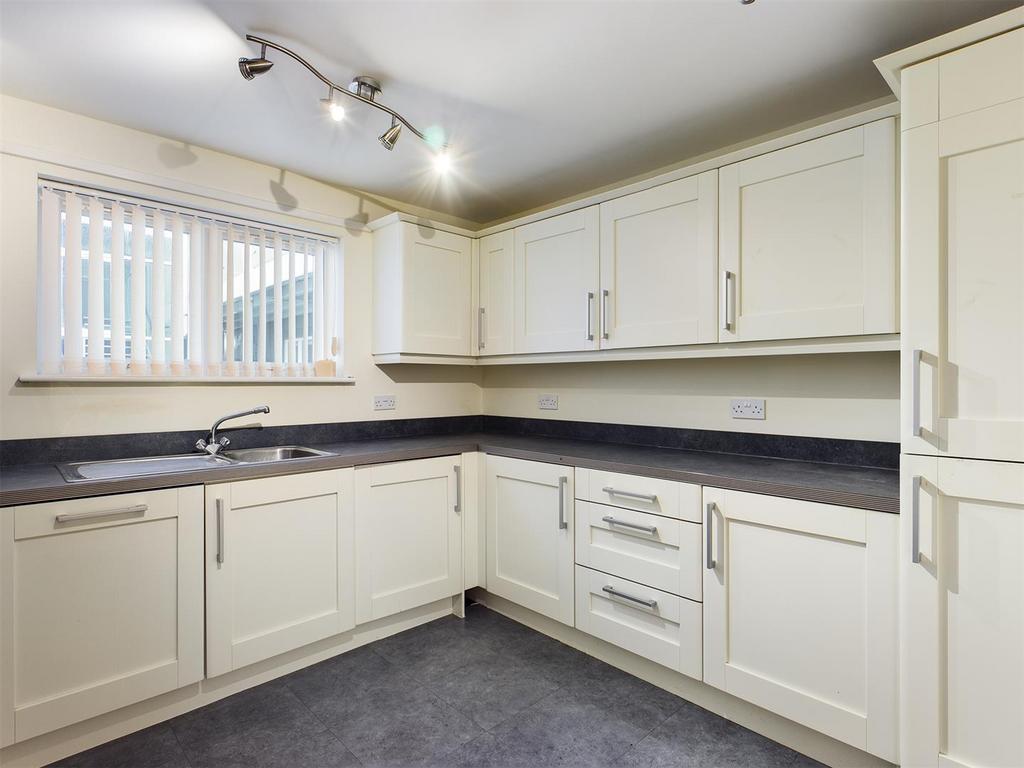 Kitchen 1.jpg