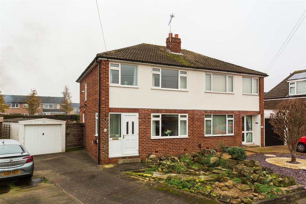Hall Orchards Avenue, Wetherby 3 bed semidetached house £249,950
