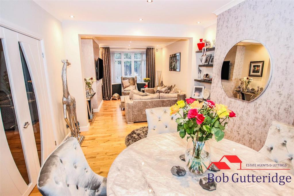 Ashcroft Road, Porthill, Newcastle 3 bed detached house £299,950