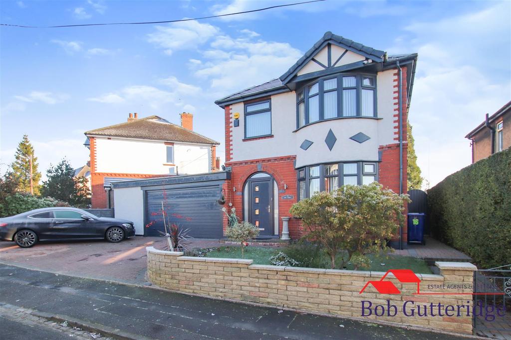 Ashcroft Road, Porthill, Newcastle 3 bed detached house £299,950