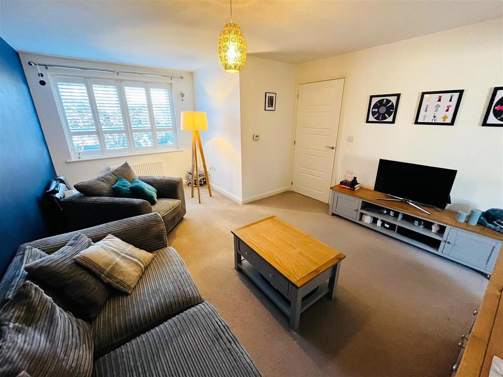 Shire Green, Carlton, Goole 3 bed semidetached house £190,000