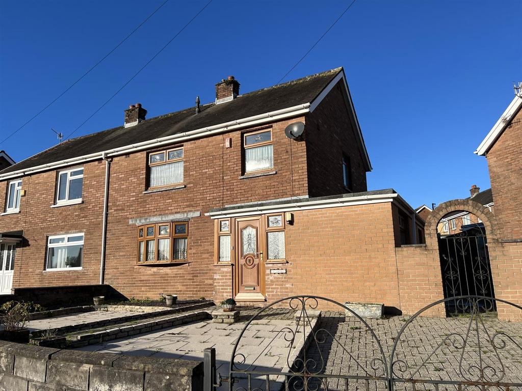 Bryngwyn Bach, Llanelli 3 bed semidetached house £129,995