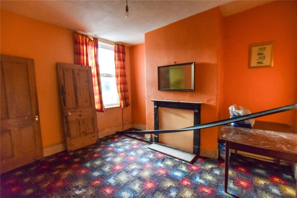 Cromwell Road, Eccles, M30 2 bed terraced house £120,000