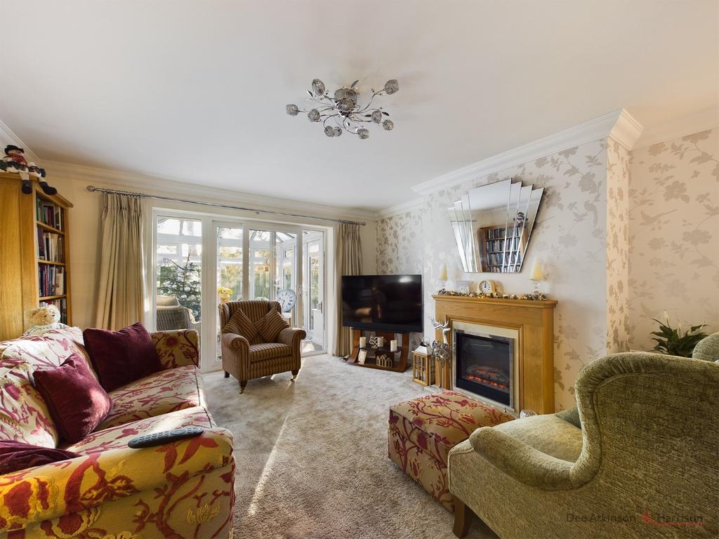 The Horseshoe, Driffield, YO25 6UW 2 bed detached bungalow for sale £340,000