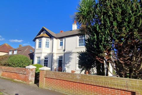 1 bedroom ground floor flat to rent, Dolphin House, Lee-on-the-Solent, PO13 9LX