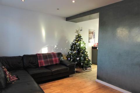 4 Colyton Walk, Manchester, M22 5AR