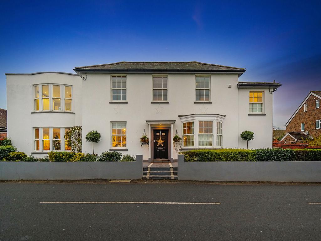 Chalfont St. Peter, Gerrards Cross, SL9 5 bed detached house £2,250,000