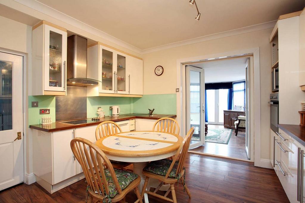 Waulkmill, Main Street, Avonbridge, Falkirk, FK1 2NG 4 bed detached