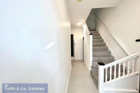 8 bedroom semi-detached house to rent - Hughenden Gardens, Northolt  UB5