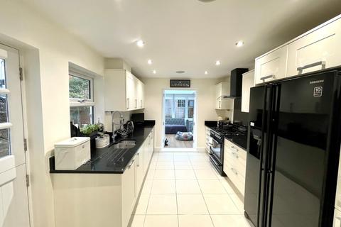 35 Kings Road, Ascot, SL5 9AD