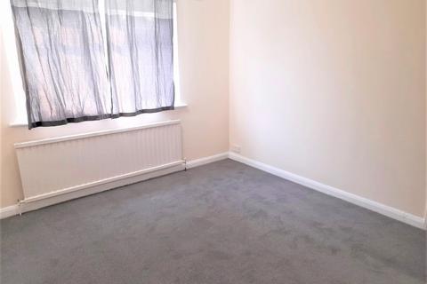 2 bedroom flat to rent, Upper Sutton Lane,  Hounslow, TW5