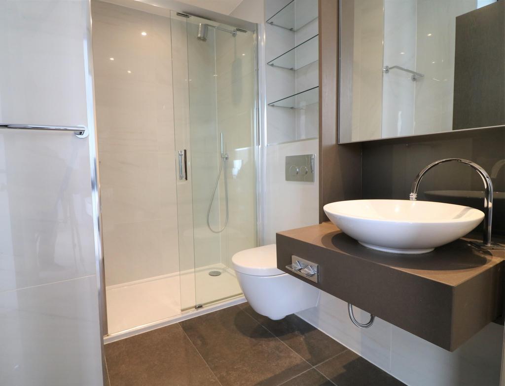 En suite Bathroom