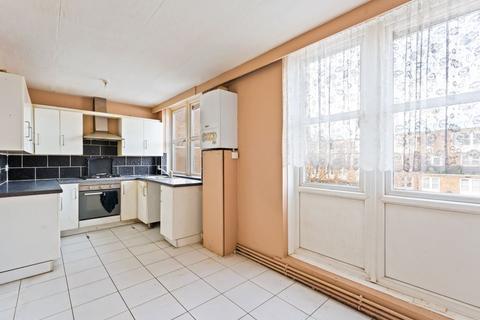 18 Dunsbury Close, Sutton, SM2 6TP