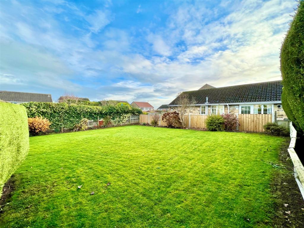 Thirlmere Drive, Wetherby, LS22 3 bed detached bungalow for sale £375,000