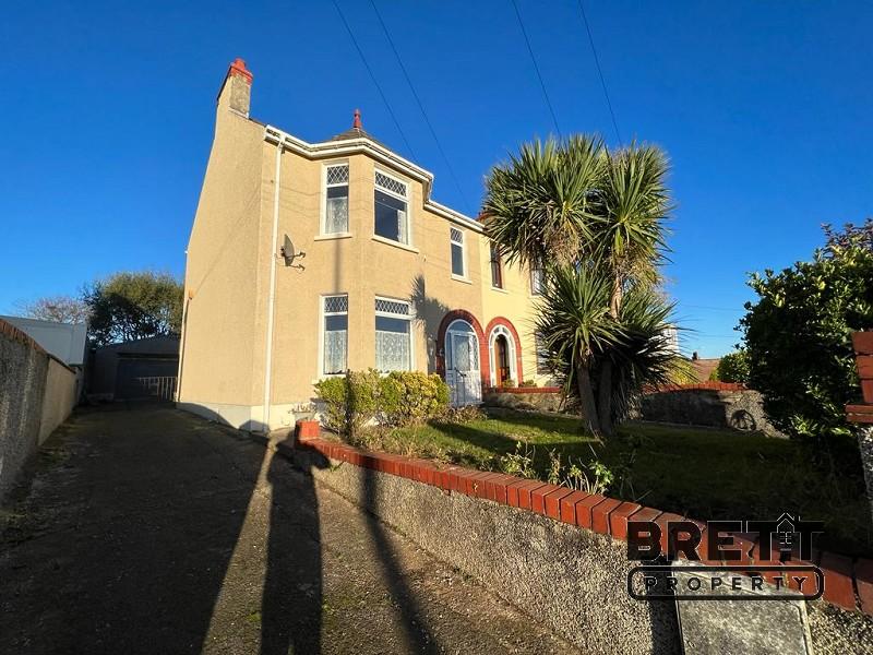 Pill Lane, Milford Haven, Pembrokeshire. SA73 2LD 3 bed semidetached