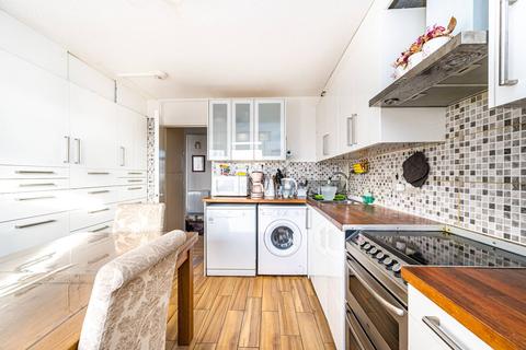 2 bedroom flat for sale - TRELLICK TOWER, GOLBORNE ROAD, North Kensington, London, W10