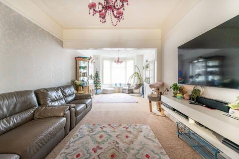3 bedroom terraced house for sale - Essex Road, Leyton, London, E10