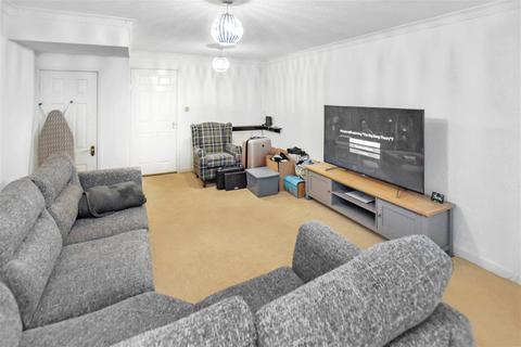 2 bedroom terraced house to rent, Greenfields Avenue, Appleton, Warrington, WA4 3BT